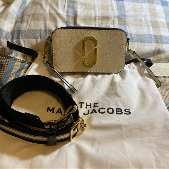 ❤️SOLD❤️Marc Jacobs Snapshot - Picture 5 of 12